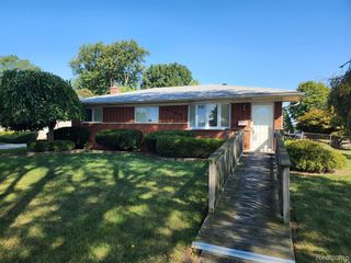 34185 Old Forge Court, Sterling Heights, MI 48312