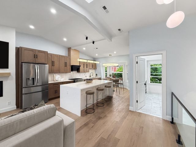 89 Trenton St 3, Boston, MA 02128