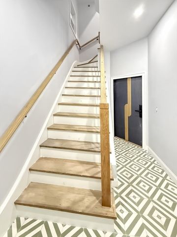 89 Trenton St 3, Boston, MA 02128