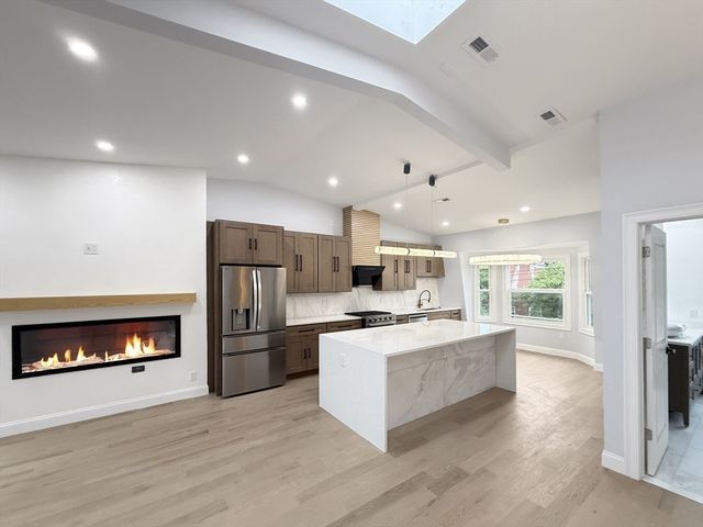 89 Trenton St 3, Boston, MA 02128