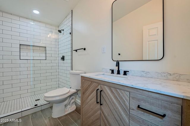 2028 S COLLEGE Avenue, Tempe, AZ 85282