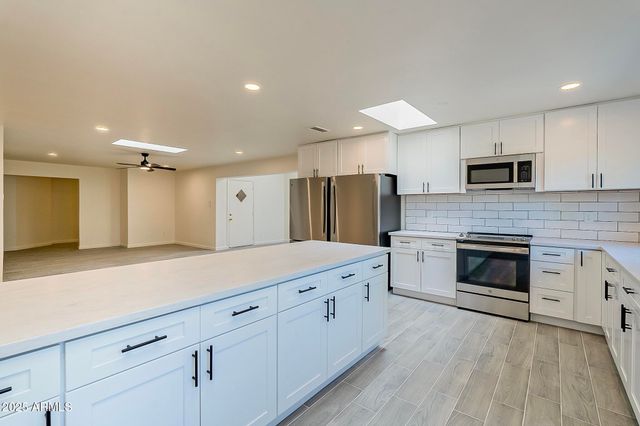 2028 S COLLEGE Avenue, Tempe, AZ 85282