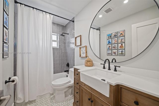 9620 Jamaica Dr, Cutler Bay, FL 33189