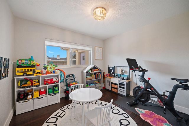 9620 Jamaica Dr, Cutler Bay, FL 33189