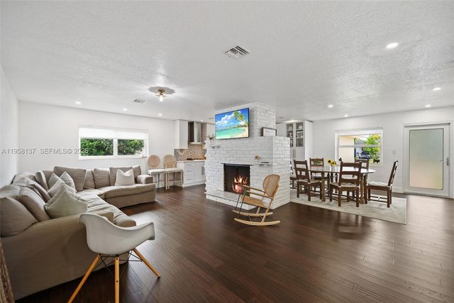 9620 Jamaica Dr, Cutler Bay, FL 33189