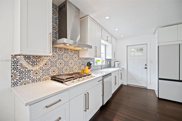 9620 Jamaica Dr, Cutler Bay, FL 33189