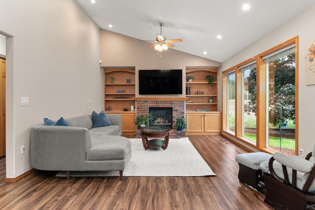 7303 W Links Ct, Nine Mile Falls, WA 99026