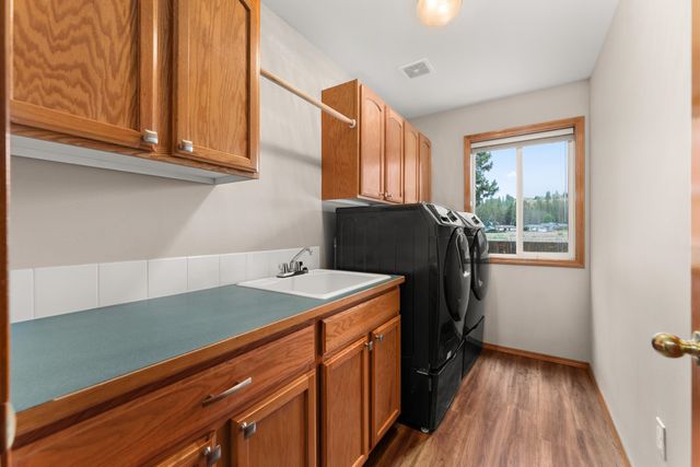 7303 W Links Ct, Nine Mile Falls, WA 99026