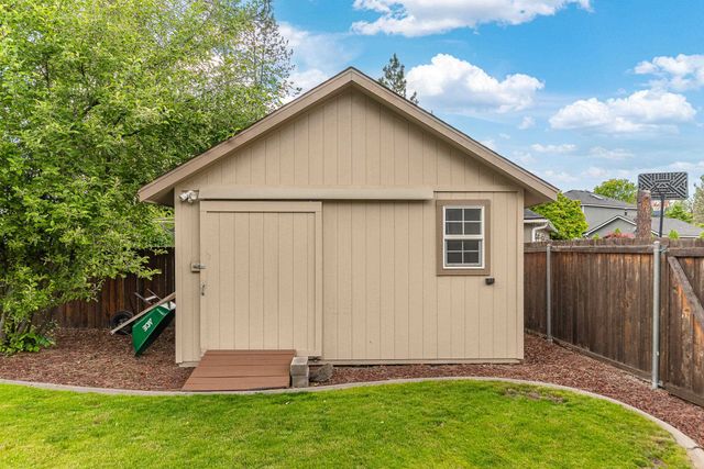 7303 W Links Ct, Nine Mile Falls, WA 99026