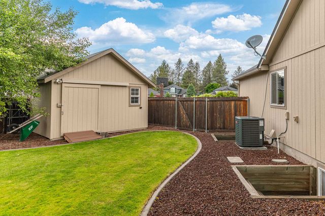 7303 W Links Ct, Nine Mile Falls, WA 99026