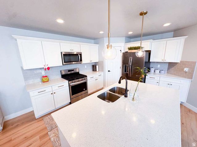 977 W BRENNAN ST, Bluffdale, UT 84065