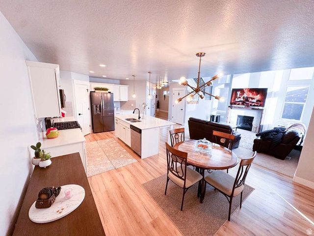 977 W BRENNAN ST, Bluffdale, UT 84065