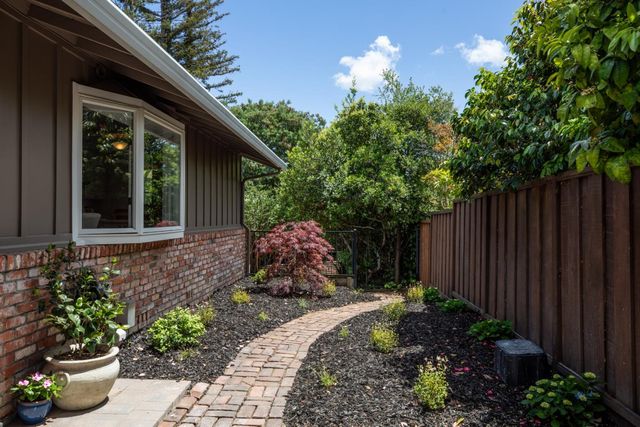 2910 Sherwood Drive, San Carlos, CA 94070