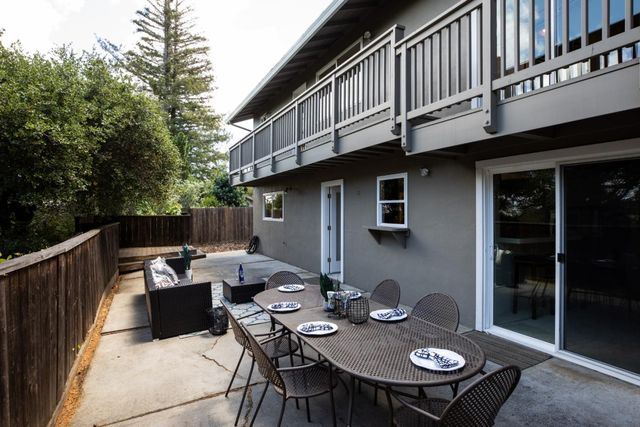 2910 Sherwood Drive, San Carlos, CA 94070