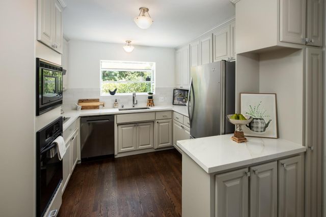 2910 Sherwood Drive, San Carlos, CA 94070