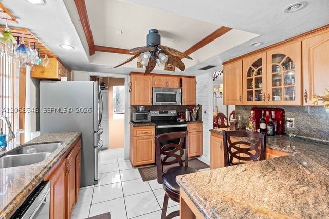 2160 NW 91st Ter, Pembroke Pines, FL 33024