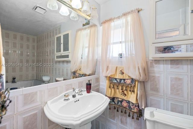 2160 NW 91st Ter, Pembroke Pines, FL 33024