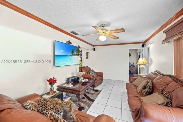 2160 NW 91st Ter, Pembroke Pines, FL 33024