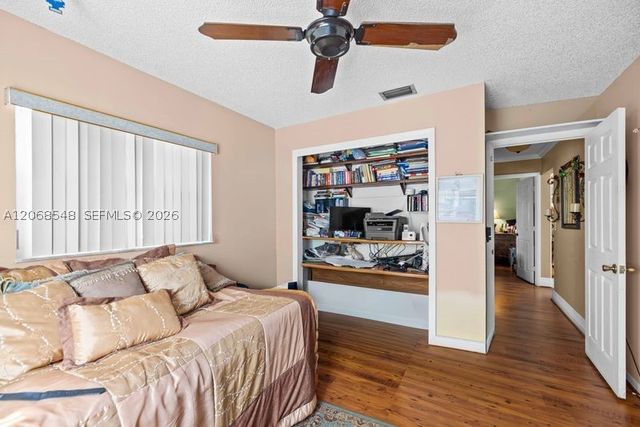 2160 NW 91st Ter, Pembroke Pines, FL 33024