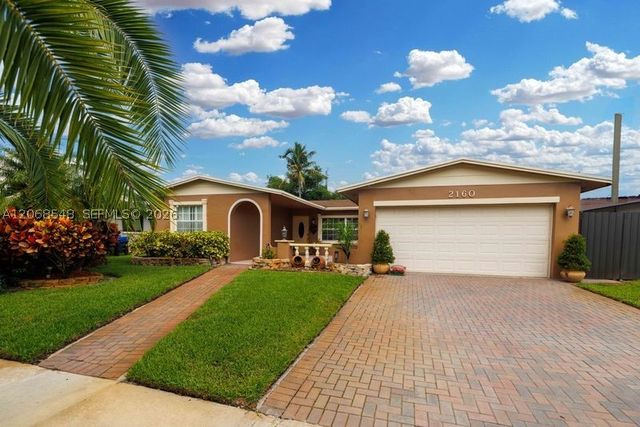 2160 NW 91st Ter, Pembroke Pines, FL 33024