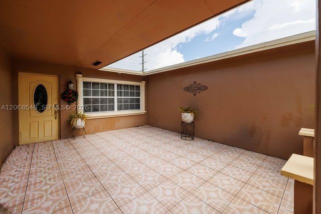 2160 NW 91st Ter, Pembroke Pines, FL 33024