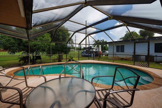 2160 NW 91st Ter, Pembroke Pines, FL 33024