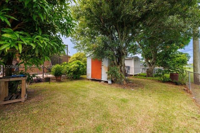 2160 NW 91st Ter, Pembroke Pines, FL 33024