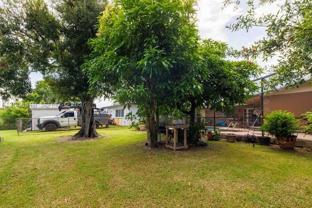 2160 NW 91st Ter, Pembroke Pines, FL 33024