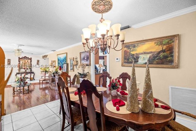 2160 NW 91st Ter, Pembroke Pines, FL 33024