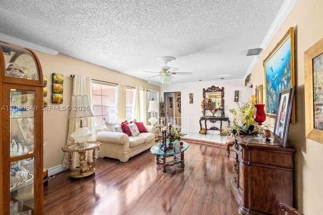 2160 NW 91st Ter, Pembroke Pines, FL 33024