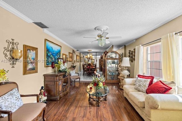 2160 NW 91st Ter, Pembroke Pines, FL 33024