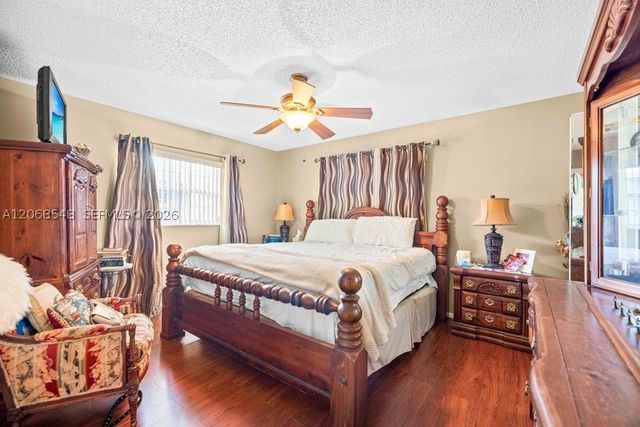 2160 NW 91st Ter, Pembroke Pines, FL 33024