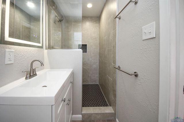 1217 FOX LANE, Longview, TX 75601