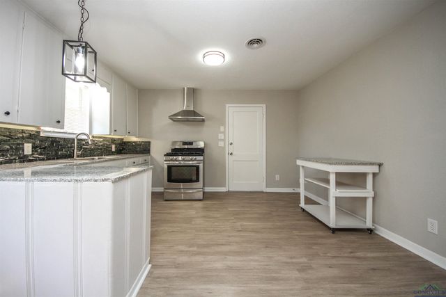 1217 FOX LANE, Longview, TX 75601