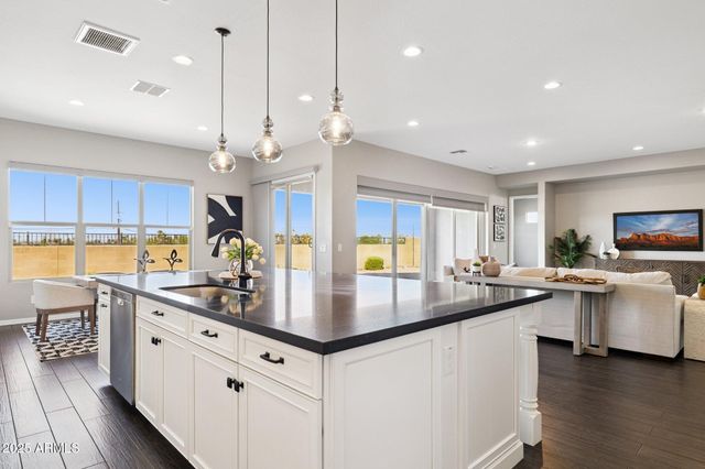 7707 S 43RD Place, Phoenix, AZ 85042