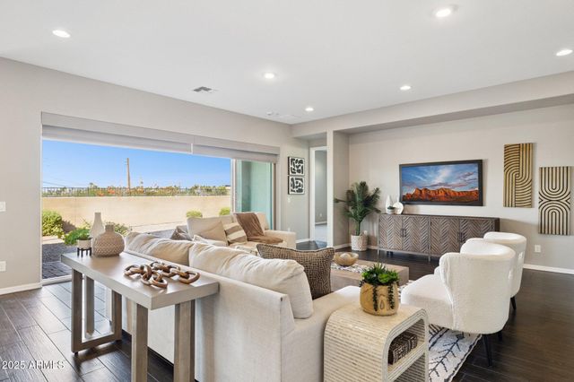 7707 S 43RD Place, Phoenix, AZ 85042