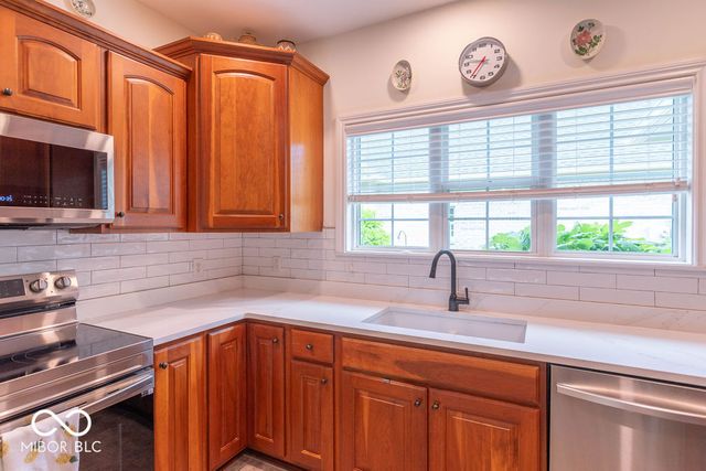 3382 E Nottinghill Drive, Plainfield, IN 46168