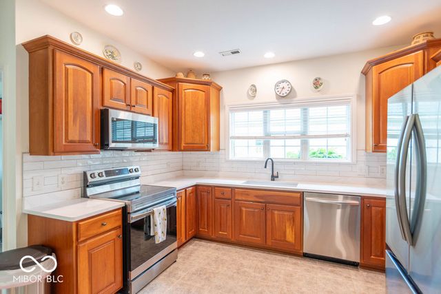 3382 E Nottinghill Drive, Plainfield, IN 46168