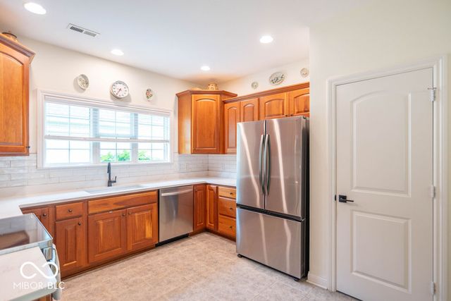 3382 E Nottinghill Drive, Plainfield, IN 46168
