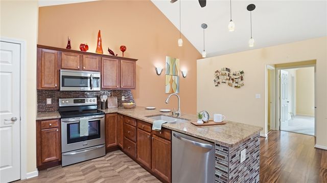 7026 Creekside Circle, Enon Vlg, OH 45324