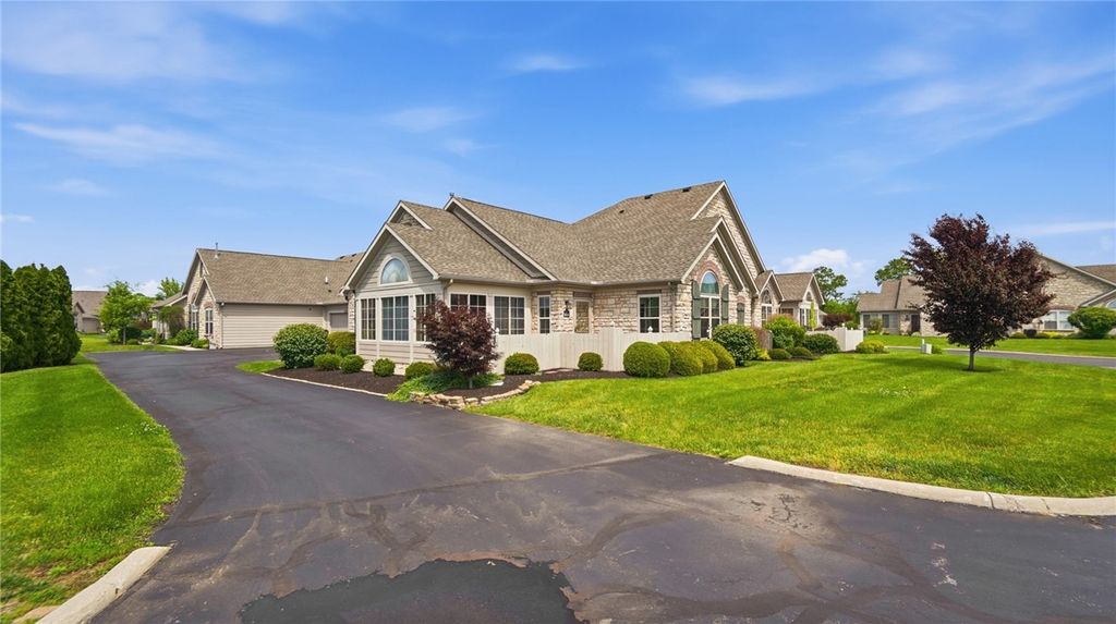 7026 Creekside Circle, Enon Vlg, OH 45324