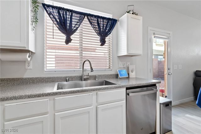 8908 Cambridge Glen Court, Las Vegas, NV 89149