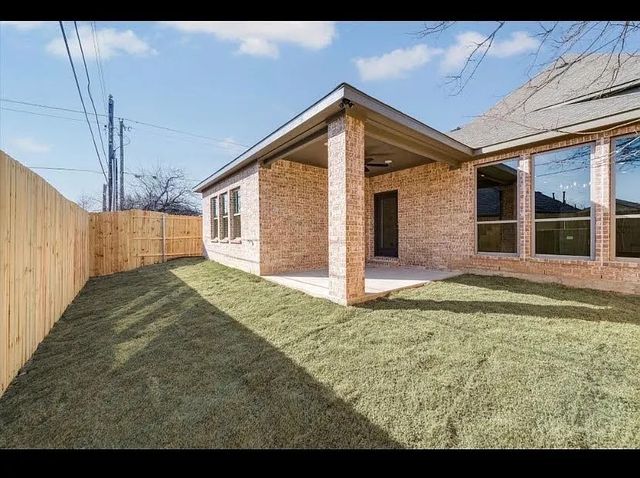 102 Hackberry Lane, Roanoke, TX 76262
