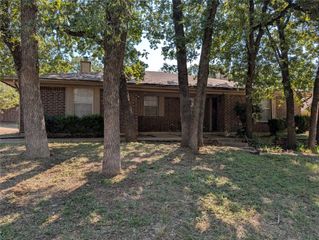 7514 Windhaven Road, North Richland Hills, TX 76182