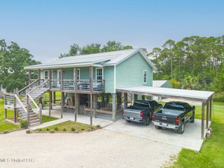 15900 Groue Street, Biloxi, MS 39532