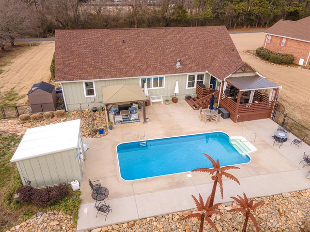 528 Magnolia Lane, Chatsworth, GA 30705