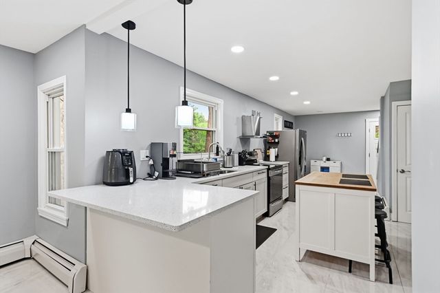 25 Pineywood Ave, Wilbraham, MA 01095