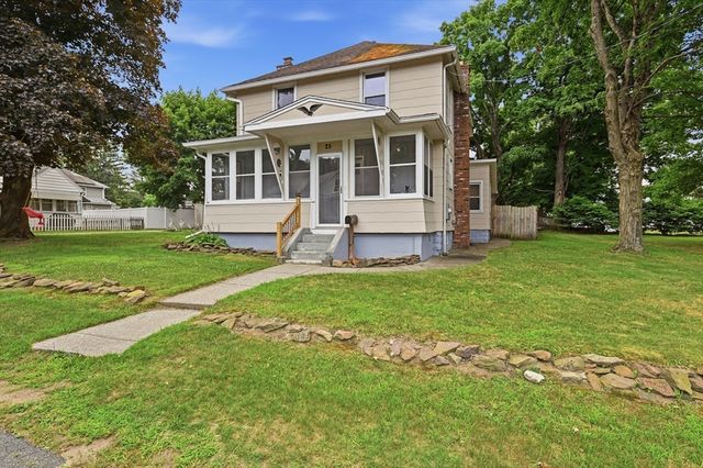 25 Pineywood Ave, Wilbraham, MA 01095