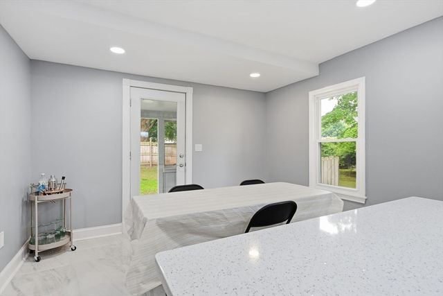 25 Pineywood Ave, Wilbraham, MA 01095