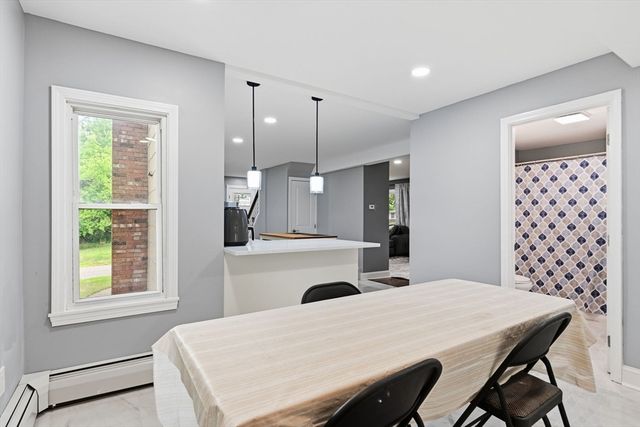 25 Pineywood Ave, Wilbraham, MA 01095
